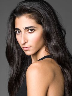 Alba Flores