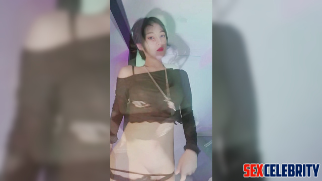 Chinese cop Dilireba (Dilraba Dilmurat) 中国人迪丽热巴 迪力木拉提 strips naked [PREMIUM]