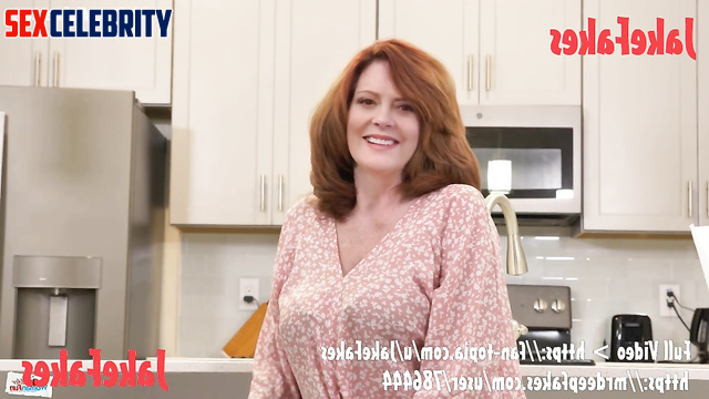 Hot fake milf Susan Sarandon masturbated in the kitchen