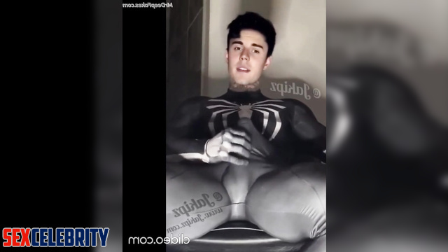 Hottest tatto guy Justin Bieber masturbated in super hero suit