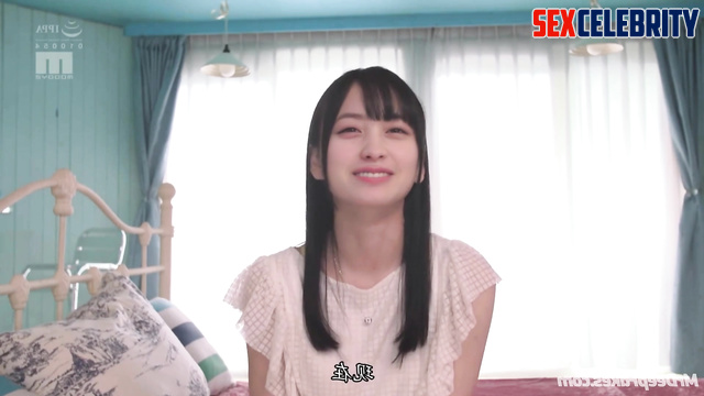 Young couple having fun in the bedroom - j-pop, Kanna Hashimoto (橋本 環奈 性別)