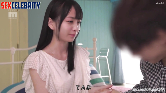 Young couple having fun in the bedroom - j-pop, Kanna Hashimoto (橋本 環奈 性別)