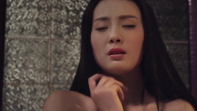 Fake bitch Yang Mi loves getting hot orgasms // 杨幂 性爱场面