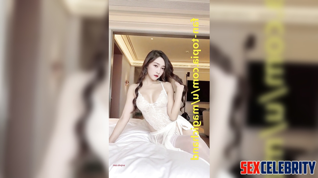 Babe in sexy lingerie posing for camera - Guan Xiaotong (关晓彤 换脸) ai