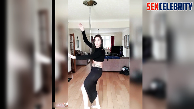 Face swap // Meghan Markle showing sexy body while dancing [PREMIUM]