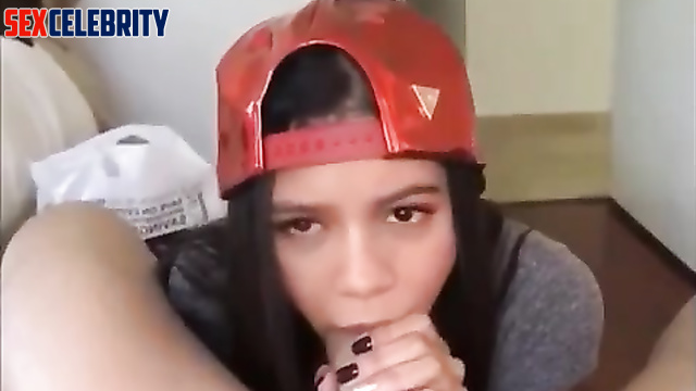 Jenna Ortega seems to like getting cumshots in mouth [fake porn]