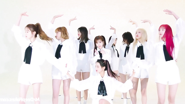 IZ*ONE babes dancing in anticipation of fucking - ai pmv (아이즈원 딥페이크)