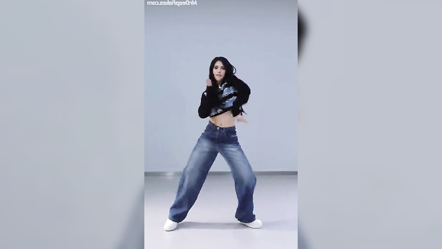 Nina Dobrev dancing hot sexy dance - deepfake video