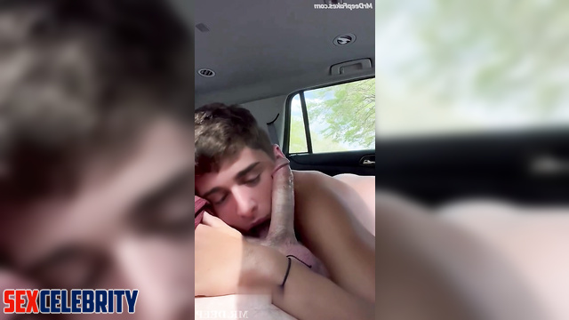 Quick fuck in a car with Noah Schnapp (gay porn fakes)