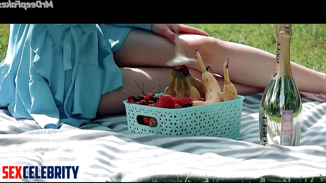 Outdoors picnic with sexy blondie AnnaSophia Robb / real fake