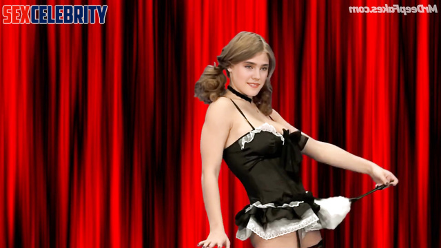 Striptease show with horny maid Jennifer Connelly - A.I.