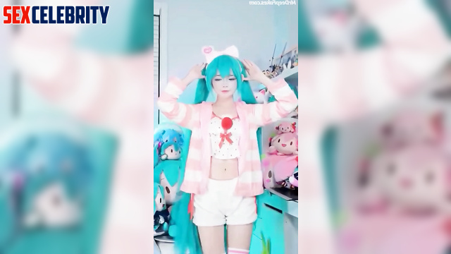 Cosplay girl Tsuruko loves to dance // A.I. deepfake