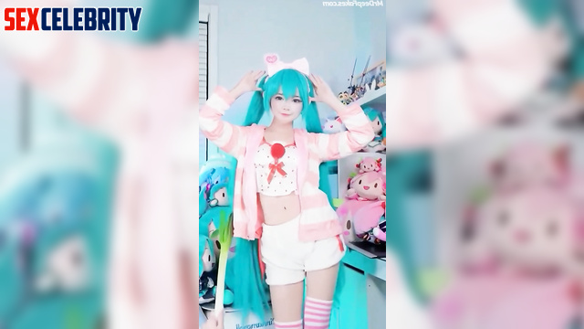 Cosplay girl Tsuruko loves to dance // A.I. deepfake