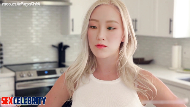 Sexy blonde fucks with friends - fake Taeyeon (태연 소녀시대)