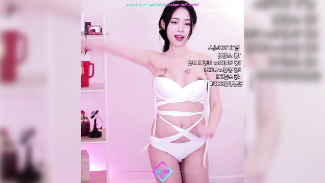 Busty brunette Ryujin loves dancing on camera, ai - (류진 있지)