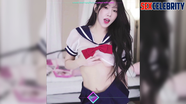 Schoolgirl Taeyeon SNSD dancing erotic dances (태연 딥 페이크 에로틱) A.I.