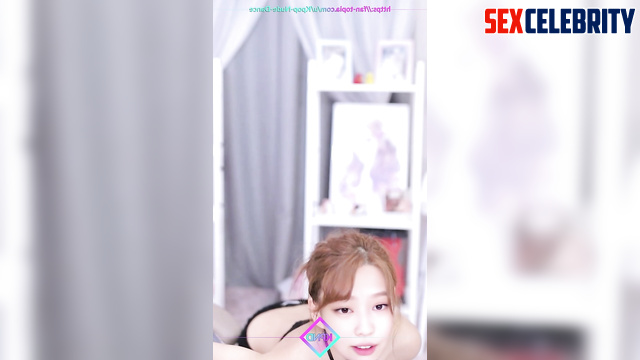 Jennie (제니 블랙핑크) loves erotic dances on camera / face swap