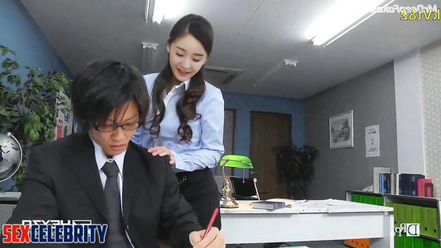 Dissolute teacher Yang Mi showed pussy in the classroom 杨幂 性爱场景 fakeapp