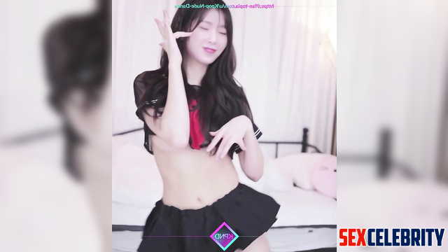 Hot schoolgirl dancing for old farts (태연 소녀시대) Taeyeon solo sex scene