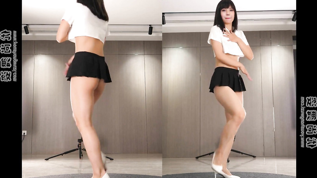 [블랙핑크 리사 어른들의 비디오] Lisa twerking in mini skirt