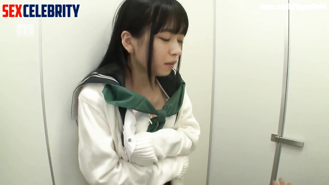 Japanese schoolgirl fucked in the toilet, Nanase Nishino (西野七瀬 乃木坂46)