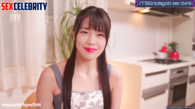 Housewife is going to fuck her husband in the bathroom ai Yujin (안유진 아이브)