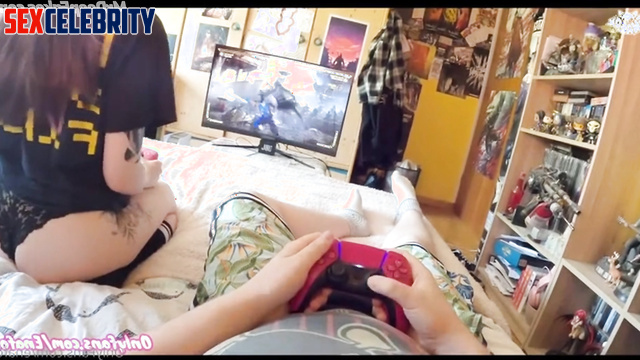 Aria Saki will fuck as soon as she get tired of playing the console, AI