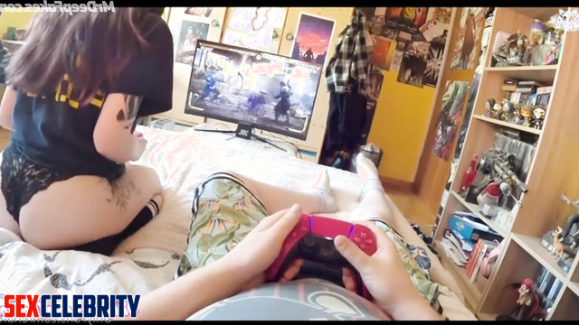 Aria Saki will fuck as soon as she get tired of playing the console, AI