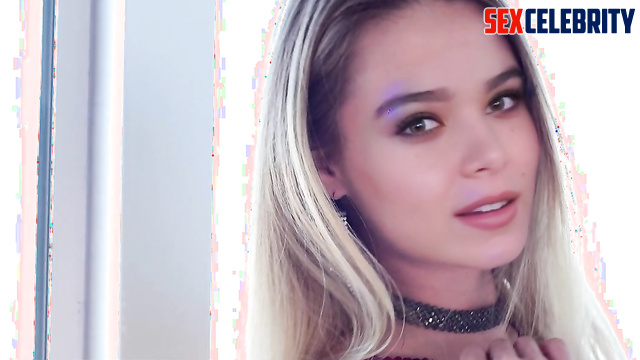 Beauty couldn't get past your dick (Hailee Steinfeld deepfake erotic)