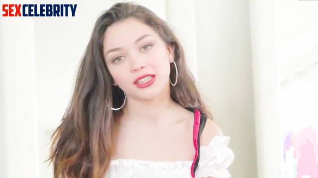 She just got fucked hard in the mouth (Sarah Hyland internet celebrity)