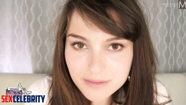 Horny MILF loves to talk dirty - deepfake Natalie Portman