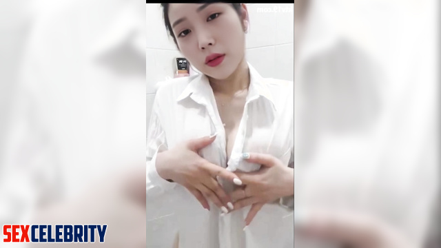 Dirty mature needs to clean up her pussy - IU 이지은 인공 지능