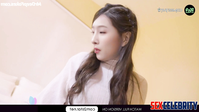 Boyfriend making her legs massage in the hotel 사나 트와이스 Sana adult tapes