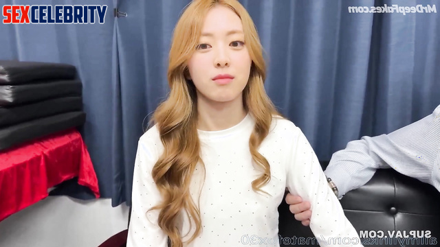 Redhead slut sucking and fucking at the same time - Yuna fakeapp 신유나 있지