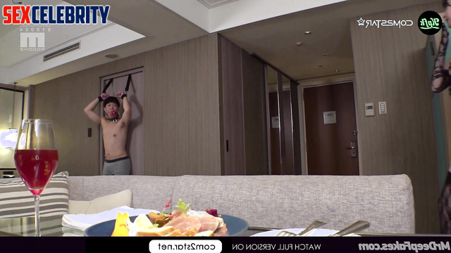 Lady playing with his nipples with clothespins, Yuqi (G)I-DLE ai 송우기 누드