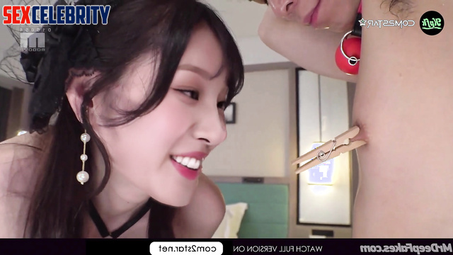 Lady playing with his nipples with clothespins, Yuqi (G)I-DLE ai 송우기 누드