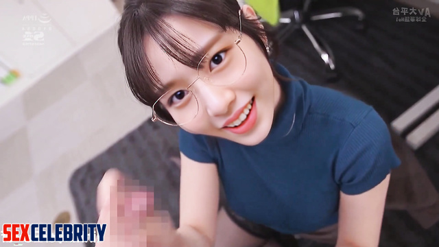 Office lady sucking before the start of the working day 안유진 아이브 Yujin ai