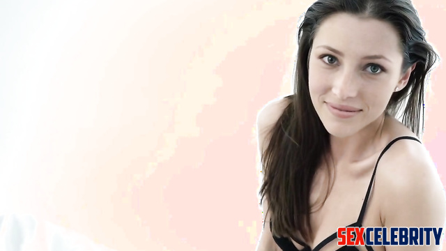 Jessica Biel sex tapes gives her photographer a hot blowjob and pussy fucking