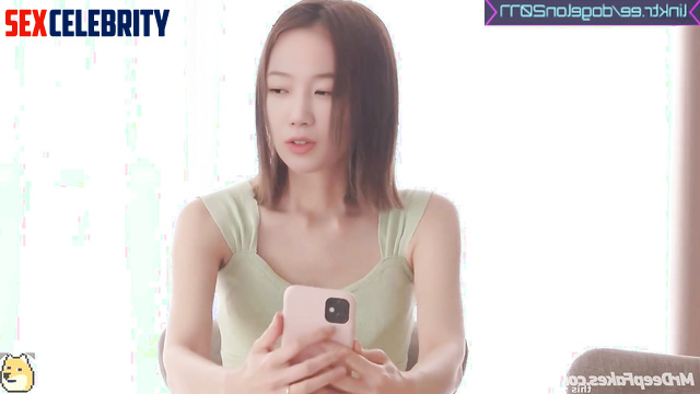 Kazuha masturbated to her hot reflection in the mirror 카즈하 르세라핌 fakeapp