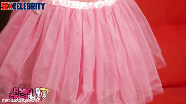 He is going to fuck his doll - Millie Bobby Brown smart face change