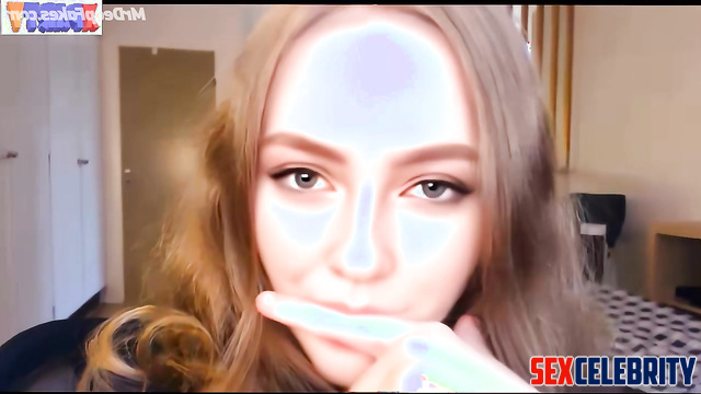 Busty slut wants to play with your juicy balls, ai Danielle Rose Russell