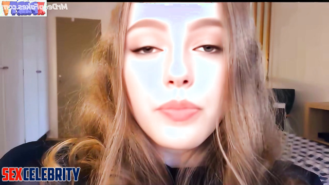 Busty slut wants to play with your juicy balls, ai Danielle Rose Russell