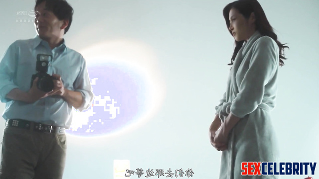She taking part in hot erotic photoshoot - Wu Xuanyi (吴宣仪 假名人色情片) A.I.