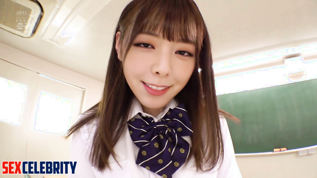 Korean schoolgirl brings her classmate to orgasm - sexy Yuna (신유나 있지)