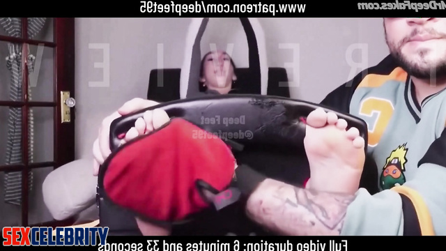 Bearded guy played with her sexy feets, Bhad Bhabie foot fetish ai scenes