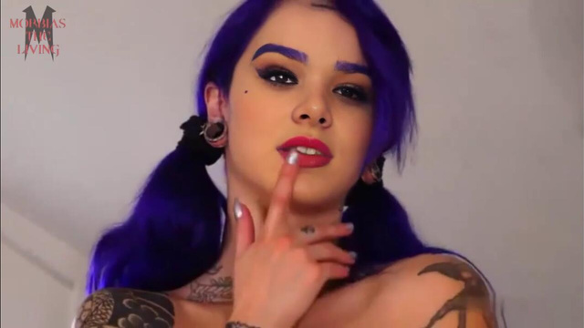 Fake Hailee Steinfeld as Tattooed Alt Girl Solo Masturbation