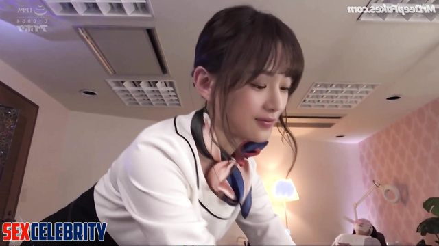 She fucks while her colleague rest with a mask, fake Minji (민지 뉴진스)