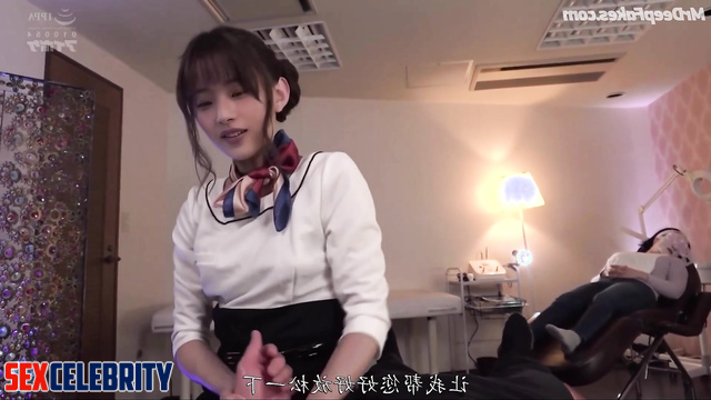 She fucks while her colleague rest with a mask, fake Minji (민지 뉴진스)