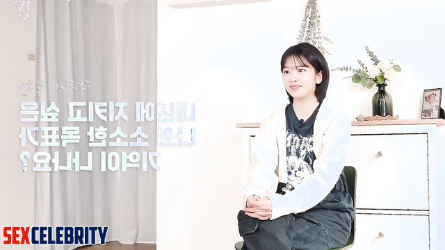 Girl having fun with a complete deck, Yujin (안유진 아이브 아이즈원) face swap