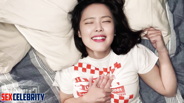 Horny brunette masturbating lying on the bed, Jennie (제니 블랙핑크) real fake